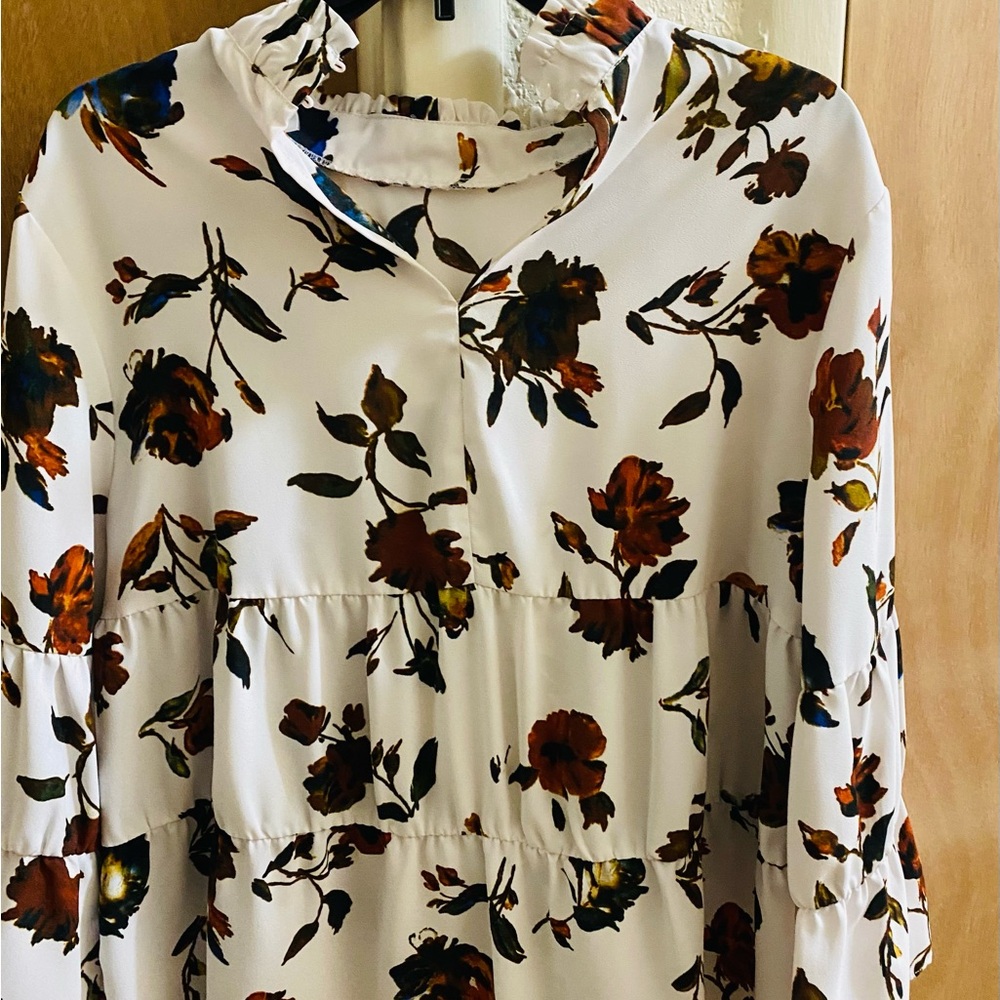 Floral Ruffle Blouse - Picture 5 of 6